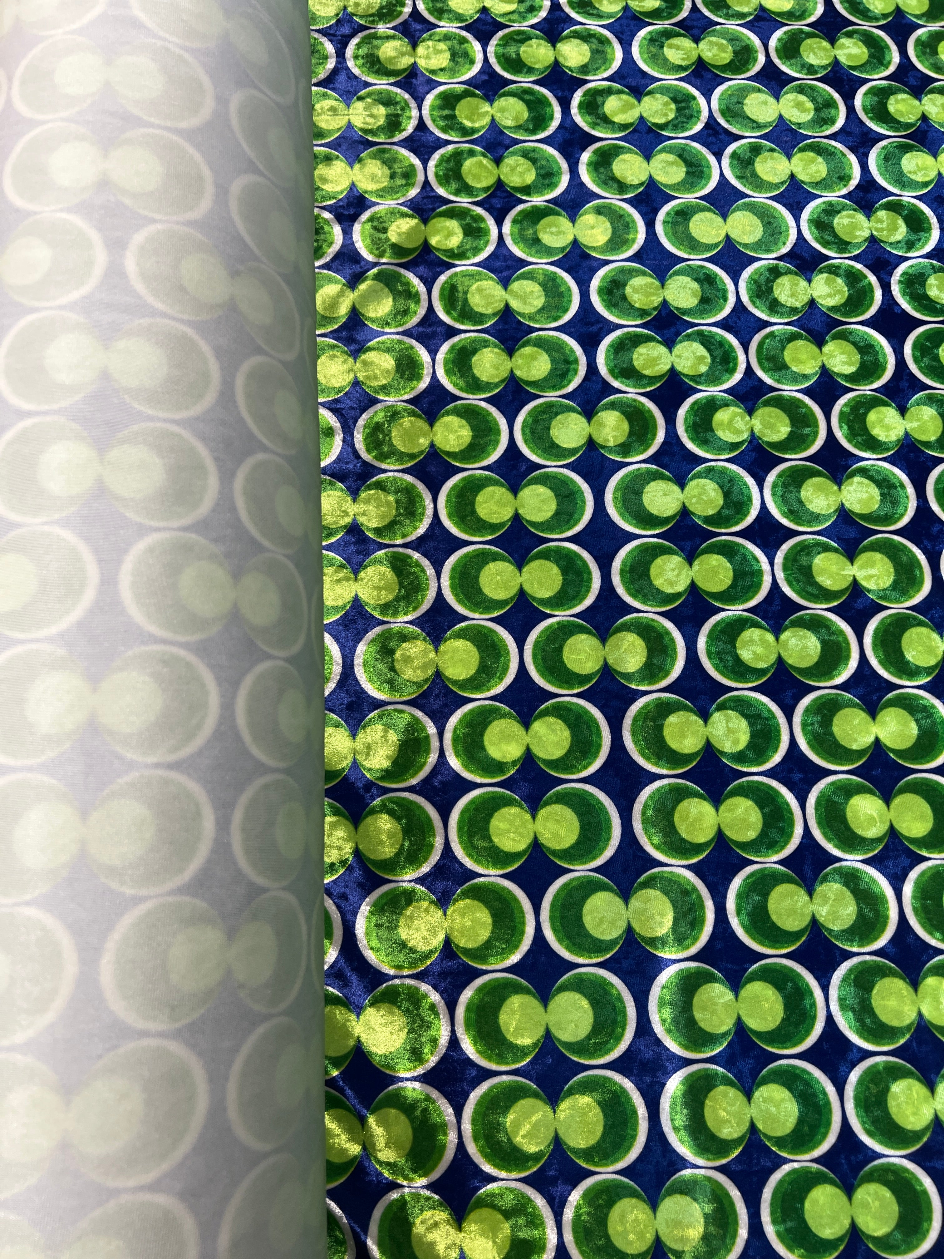 Blue & Green Retro Geometric Velvet Fabric – Circle Print Stretch Velvet, 148cm Wide
