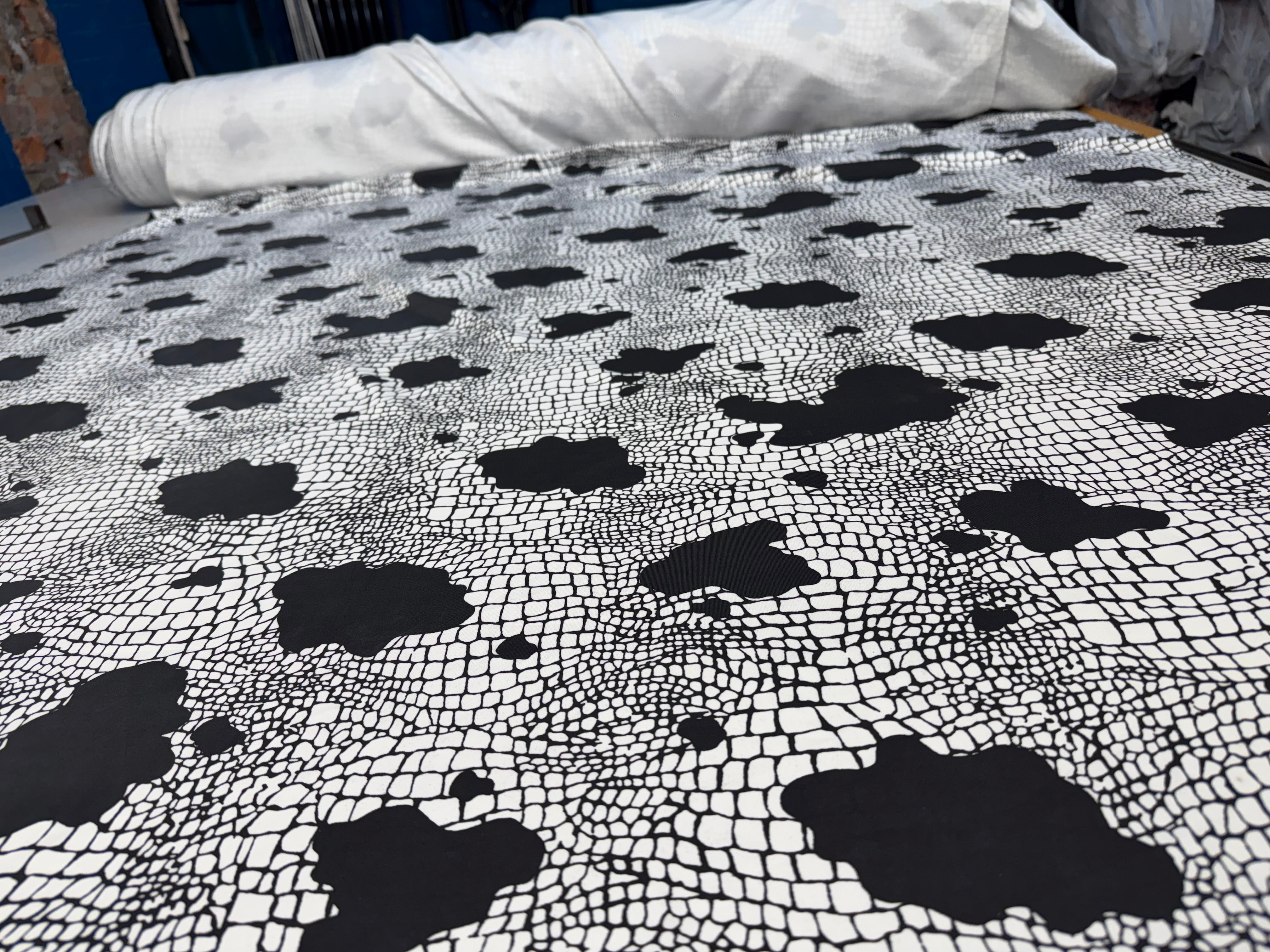 Black & White Snakeskin Cow Print Stretch Fabric Jersey by the Metre 155cm