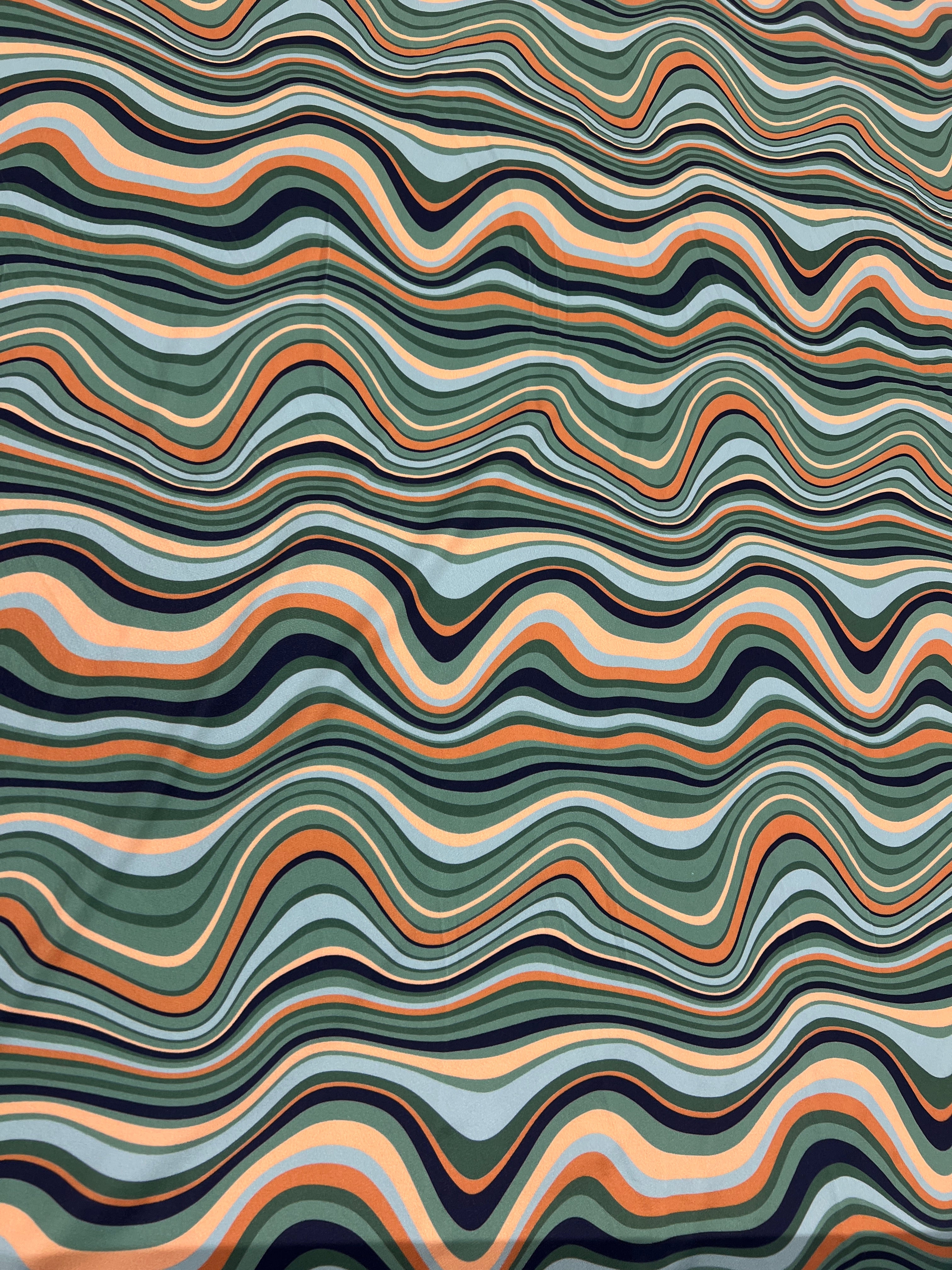 Wavy patterned fabric with multicolors