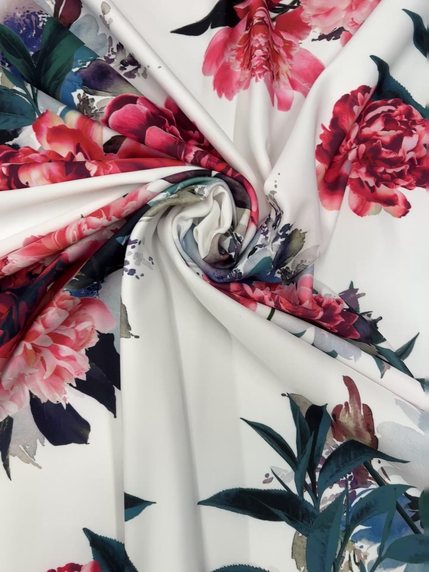 Dressmaking & Jersey Fabric – White Floral Stretch Fabric with Red & Pink Peony Print – 147cm