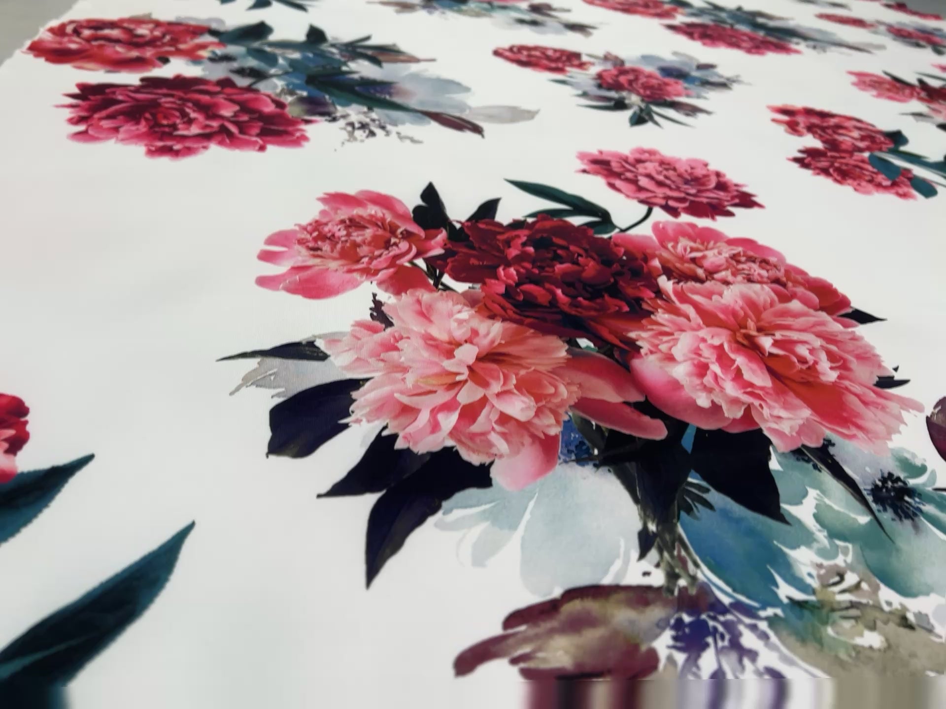 Dressmaking & Jersey Fabric – White Floral Stretch Fabric with Red & Pink Peony Print – 147cm