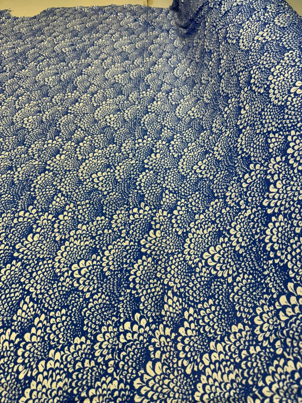 Blue & White Floral Spun Polyester Jersey Fabric – Scalloped Petal Print 158cm